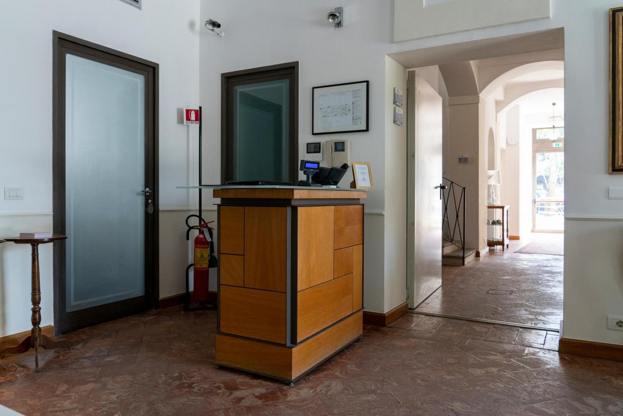 Art Hotel Varese Esterno foto