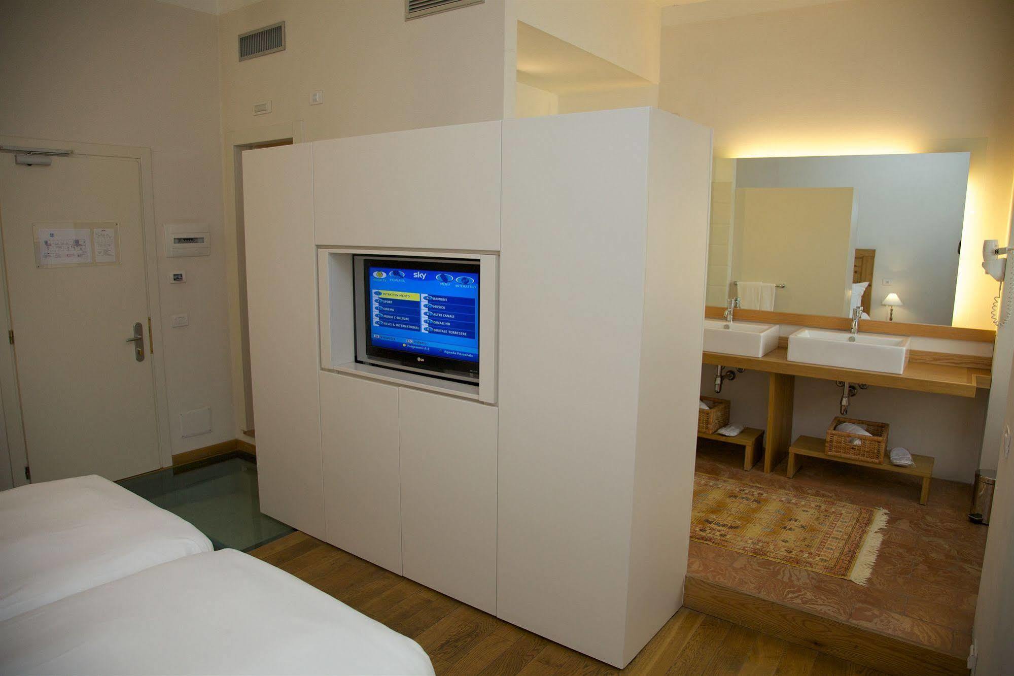 Art Hotel Varese Esterno foto